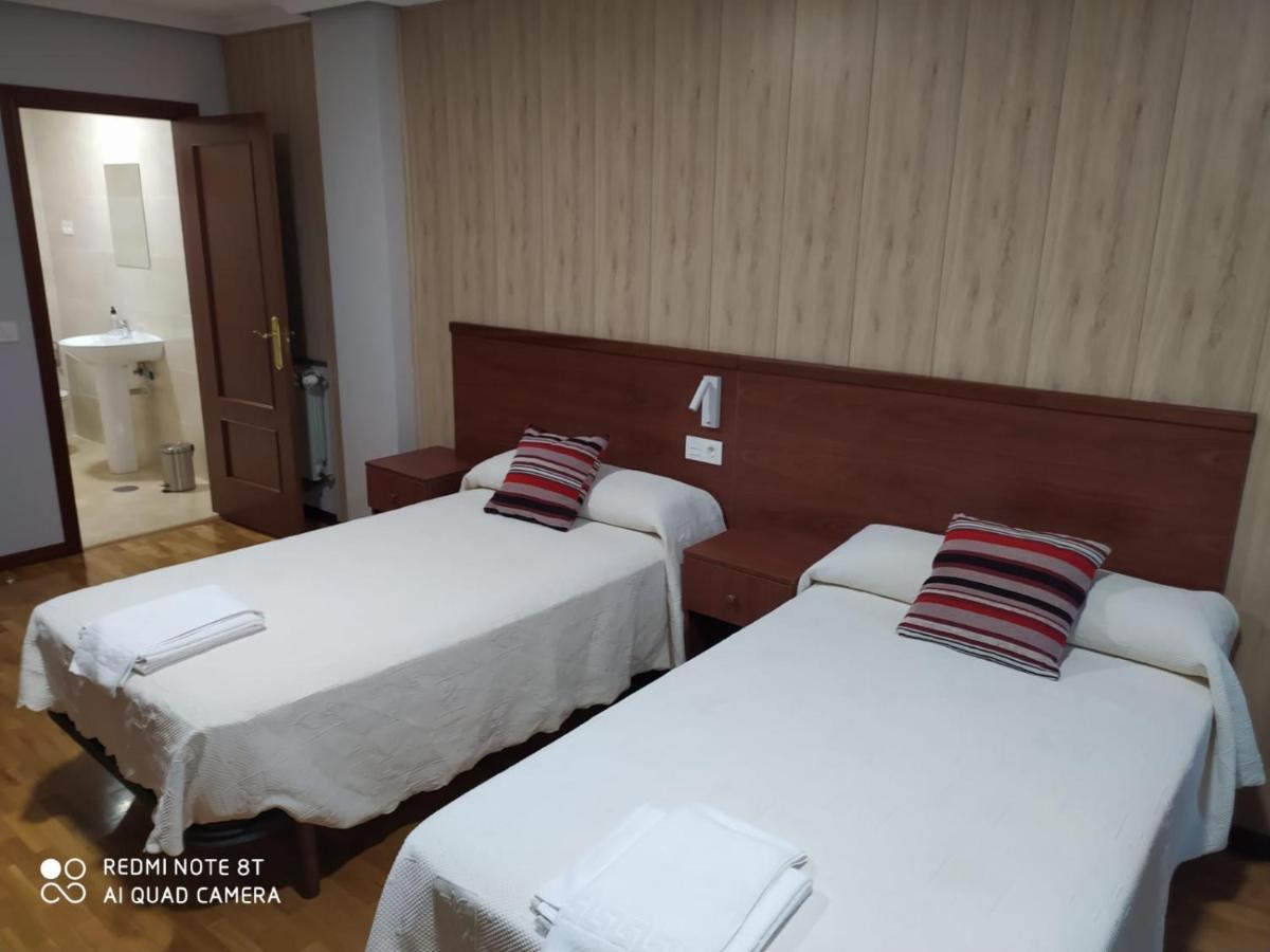 לאון Hostal Cerecedo מראה חיצוני תמונה