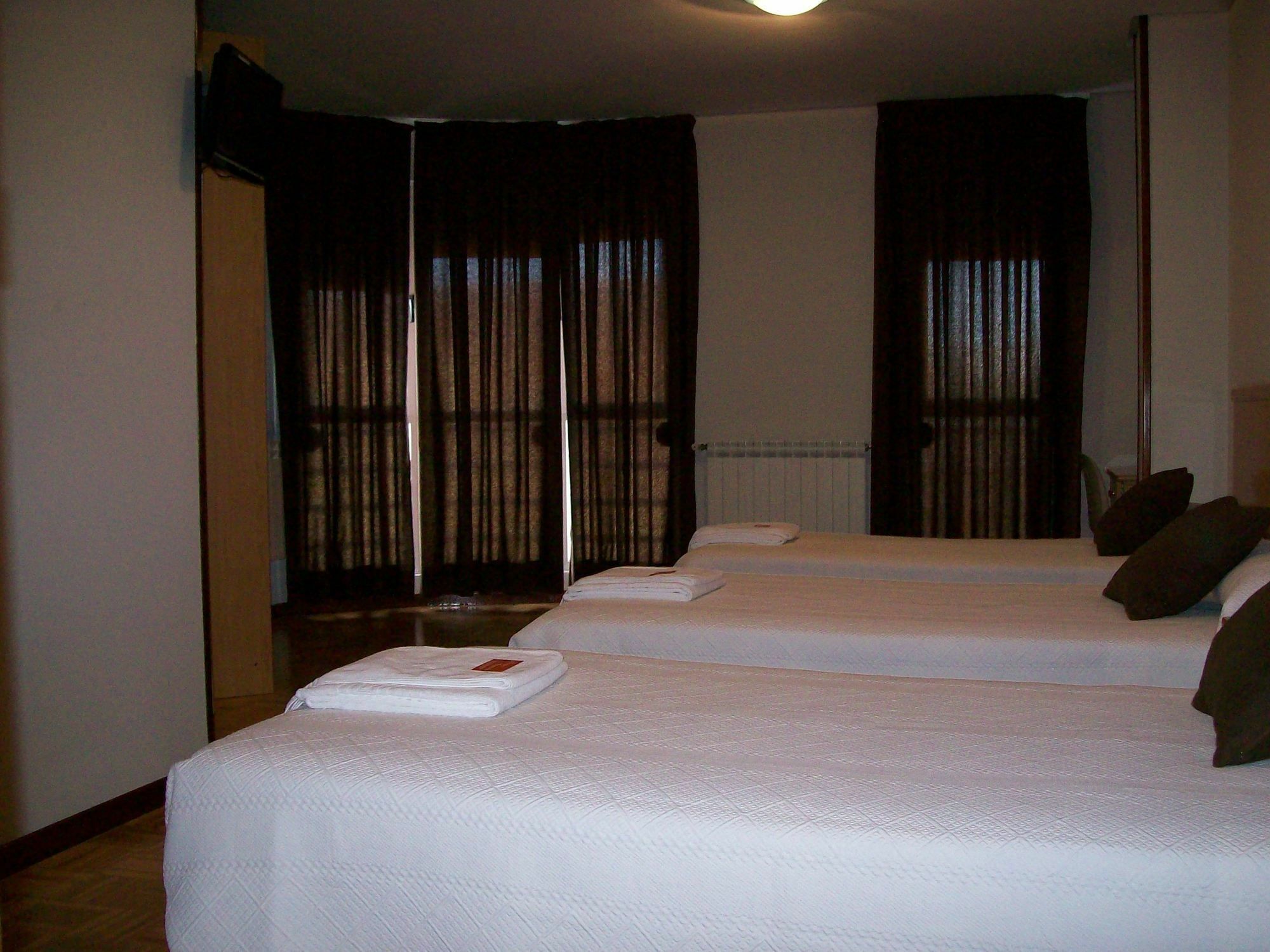 לאון Hostal Cerecedo מראה חיצוני תמונה