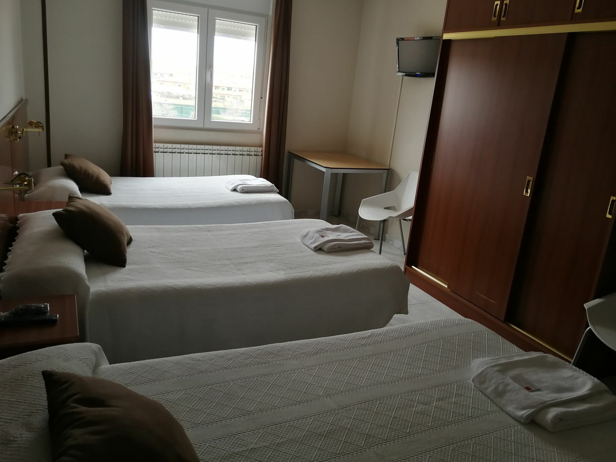 לאון Hostal Cerecedo מראה חיצוני תמונה